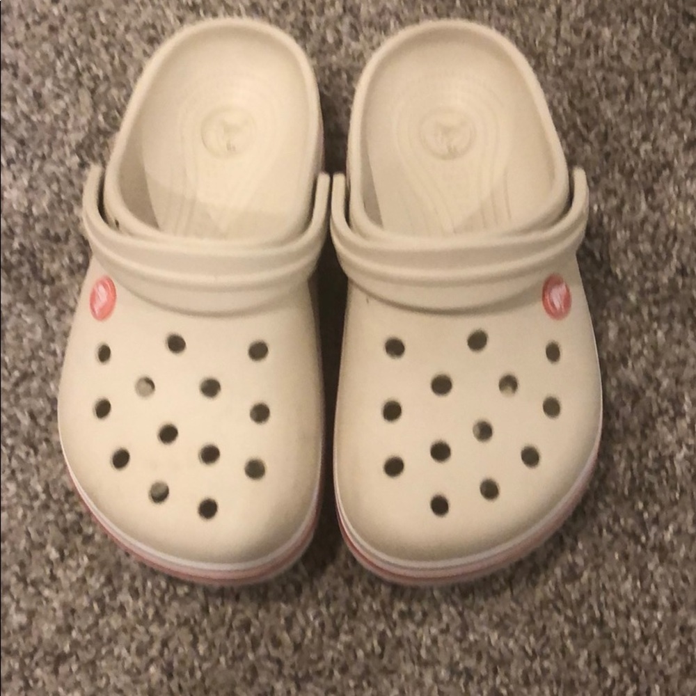 Girls crocs